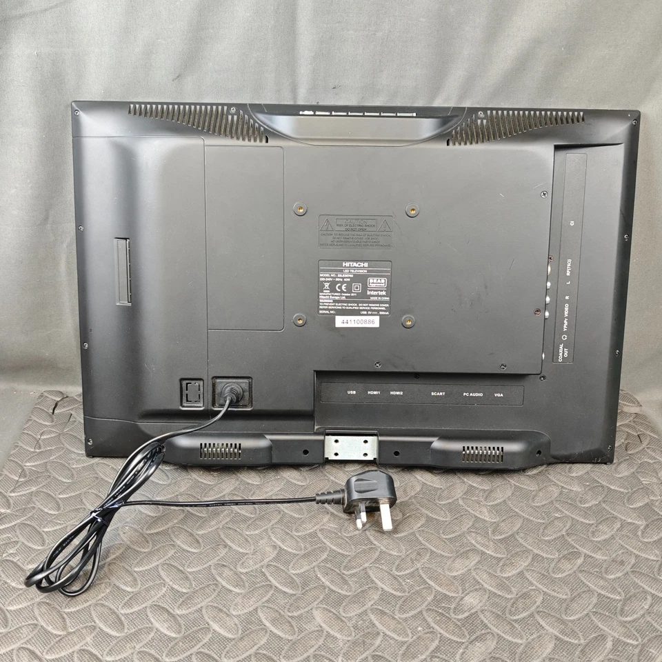 Hitachi 22LE3570U 22” HD Ready TV HDMI SCART VGA No Stand - Image 4 of 4