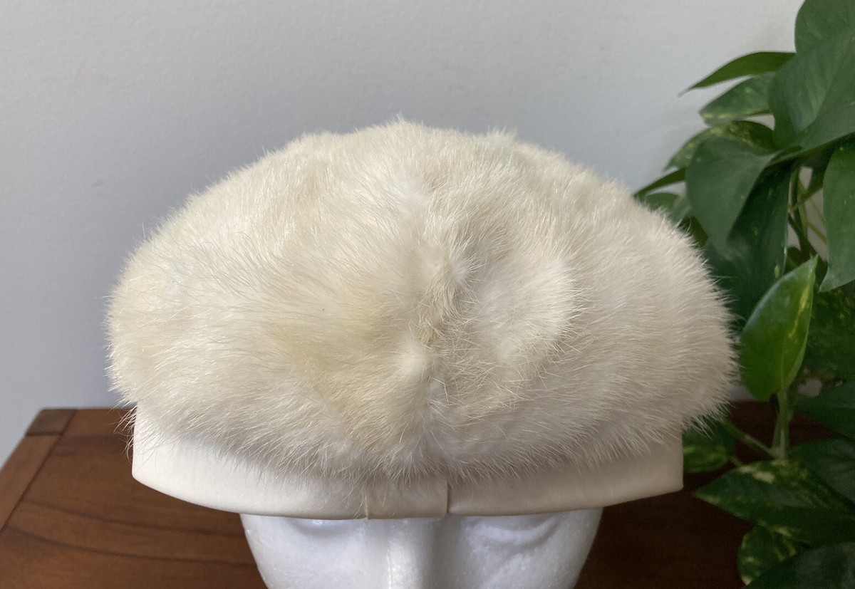 Vintage Arnold Constable Hat Box with 5 Hats Unique Vintage Arnold Constable HAT, With Hatpins - Etsy main image 2
