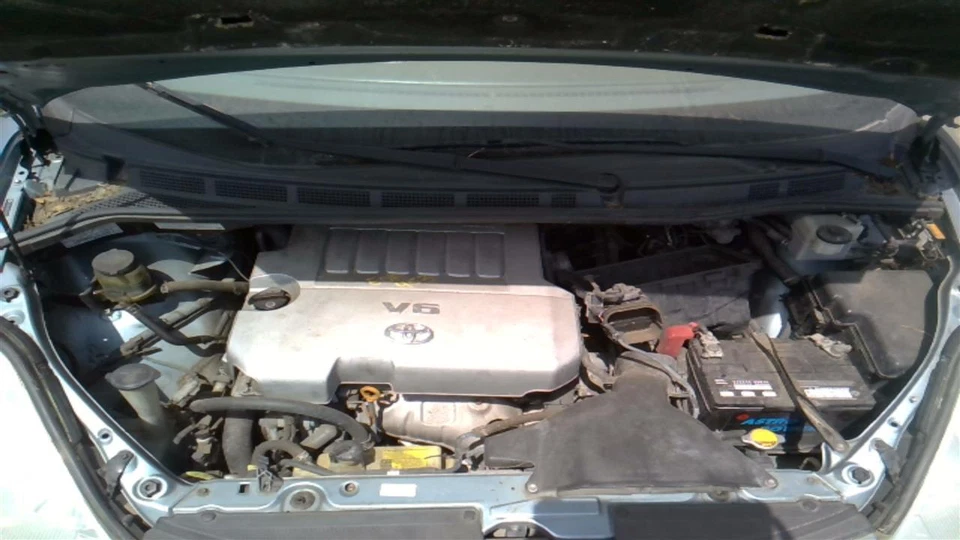 Used Right Tail Light Assembly fits: 2007 Toyota Sienna liftgate mounted Right G - Image 2 of 4