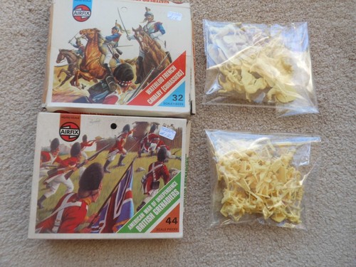 Soldados de juguete Airfix escala HO/OO 1974/5 en caja. Granaderos y caballería.