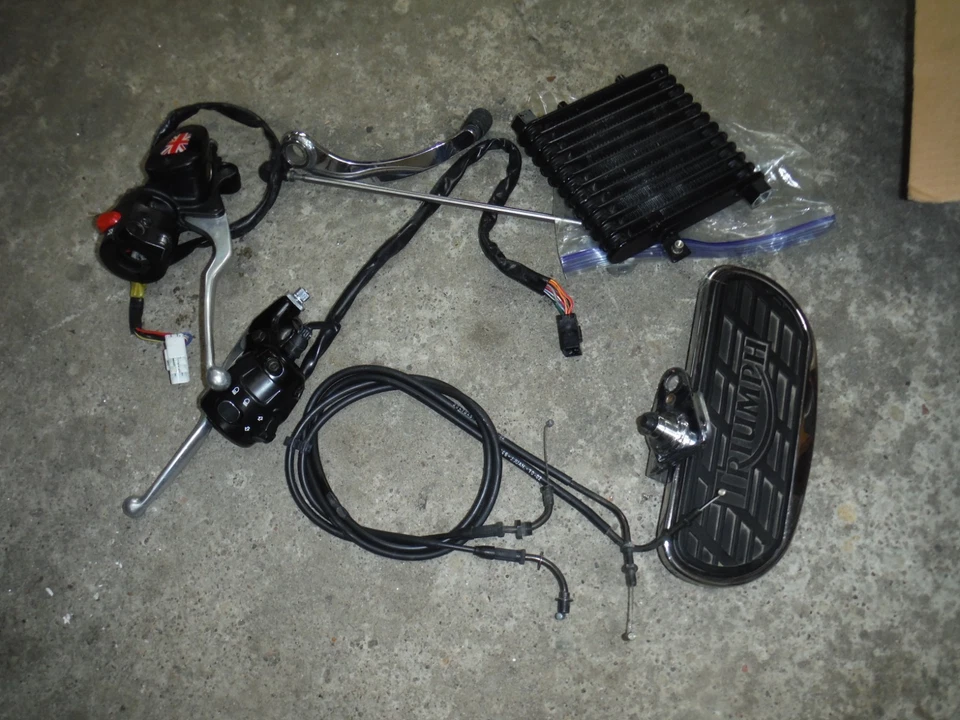 Triumph America Lote Piezas Interruptor Derecho Interruptor Izquierdo Maestro Enfriador Palanca Cables Foto 4 de 4