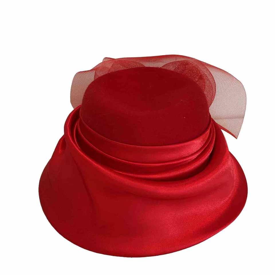 Sombrero de satén de fieltro rojo intenso original de Ruby Taylor lentejuelas raro años 60 Foto 3 de 4