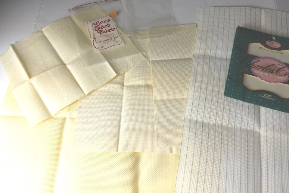 Lote 5 resíduos de tecido vintage ponto cruz Regency 22ct Charles Craft 10ct - Imagem 2 de 4