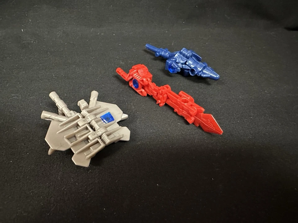 Transformers Prime Arms Micron Cosmotector Shield & Dark Matter Caliber Sword - Image 3 of 4