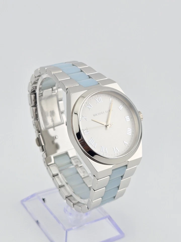 Reloj para mujer Michael Kors Channing esfera plateada acento azul - MK6150 ($275 precio de venta sugerido por el fabricante) Foto 3 de 4