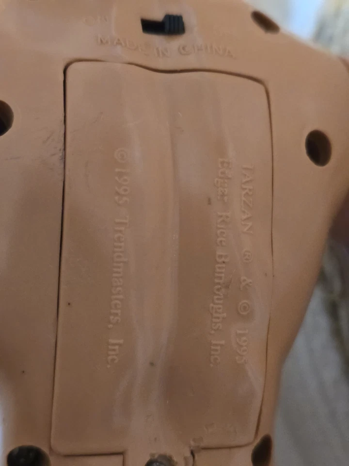 Tarzan Epic Adventures Lord of the Jungle Trendmasters 1995 grita en voz alta posable Foto 4 de 4