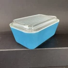 Vintage Pyrex Blue/Turquoise Refrigerator Dish 0502 with Ribbed Lid *read*
