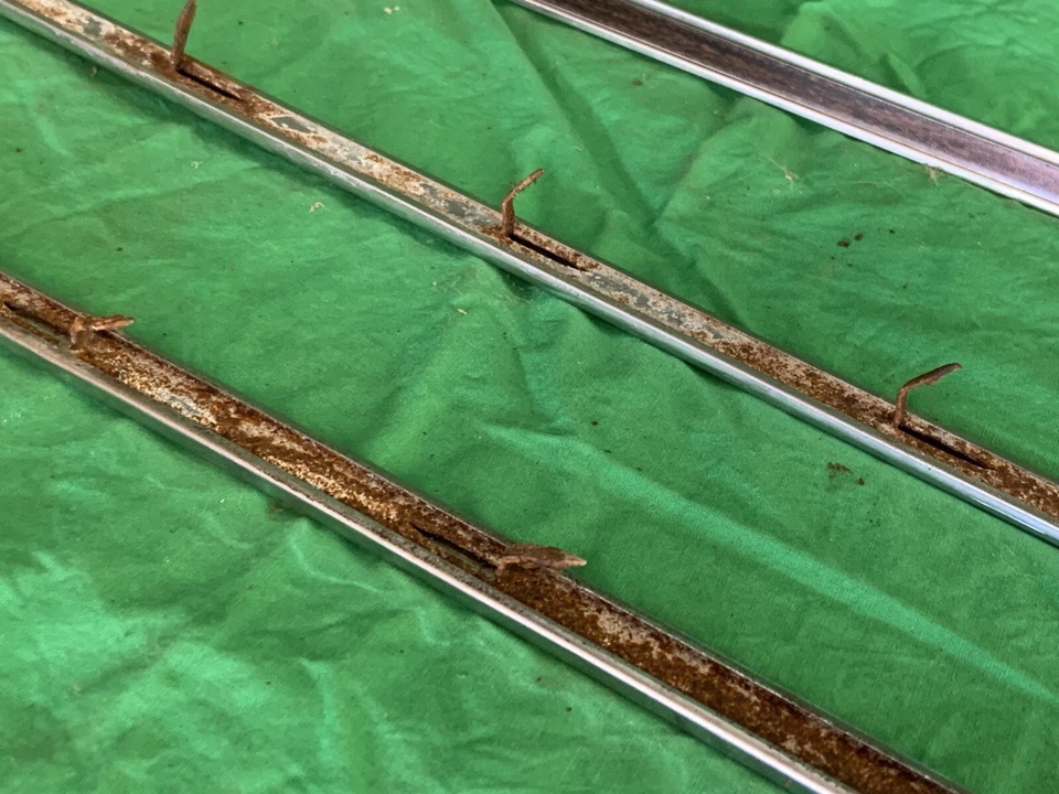 Oldsmobile Cutlass Salon Supreme 1976 1977 juego de molduras de panel de puerta Foto 3 de 4