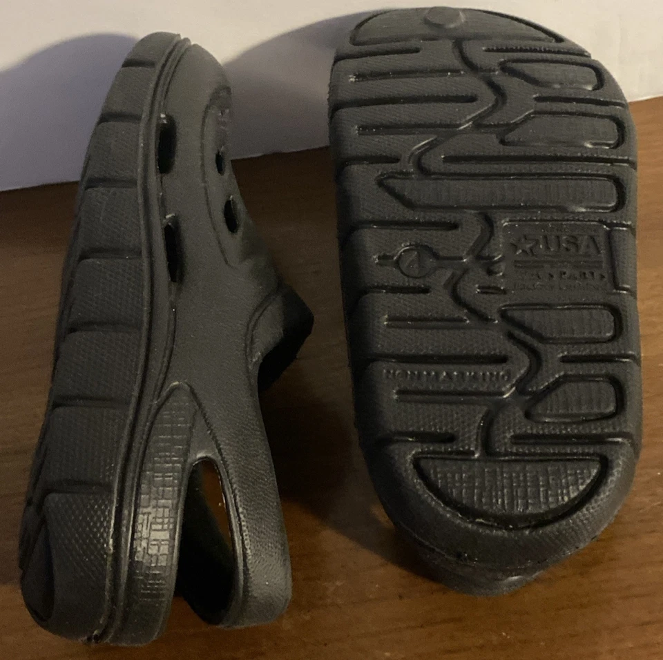 Infant Slip On Crock Like Shoes. - Image 4 of 4