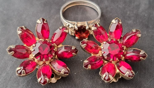 Vintage Costume Jewelry Lot Weiss Deep Red Flower Earrings & Unique Garnet? Ring