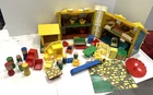 Vintage 1969 Fisher-Price Little People Play House w/ Lot of Figures