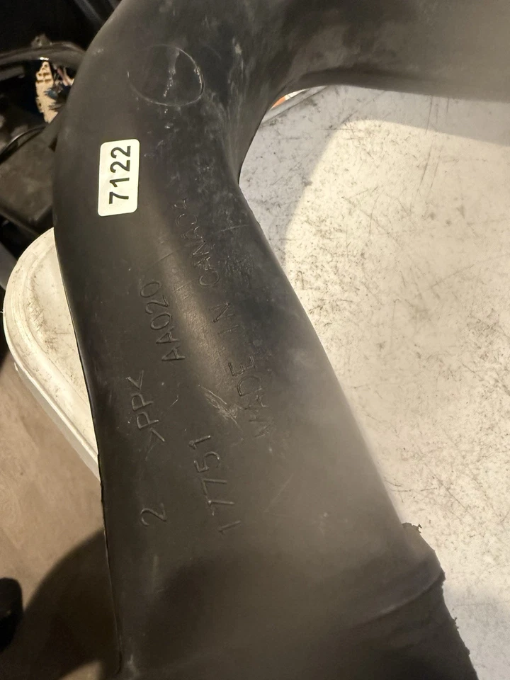 2004-2007 Toyota Sienna Air Cleaner Lower Inlet Tube Hose Pipe 17751-AA020 OEM Foto 3 de 4