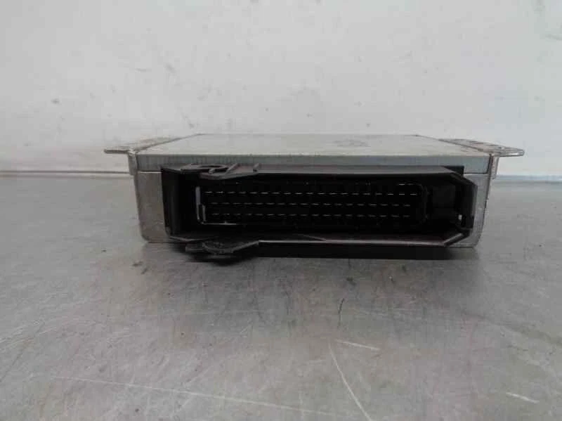 90565947 centralina motore per OPEL OMEGA B 2.0 16V CAT (X 20 XEV 3114802 - Immagine 3 di 4