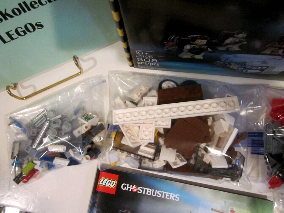 LEGO GHOSTBUSTERS 21108 GHOSTBUSTERS ECTO-1 INVENTORIED COMPLETE W/ BOX & MANUAL - Image 4 of 4