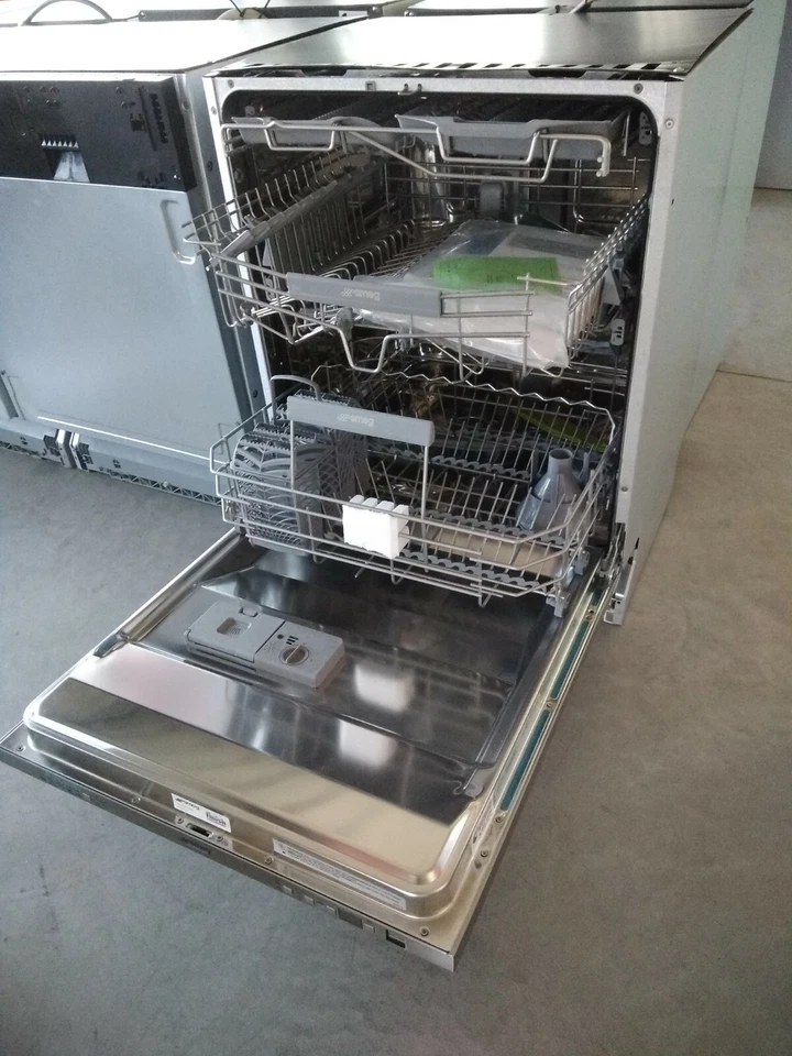 LAVASTOVIGLIE SMEG STP364S SCOMPARSA TOTALE SEMI PROFESSIONALE A++ 5,4 KW - Immagine 4 di 4