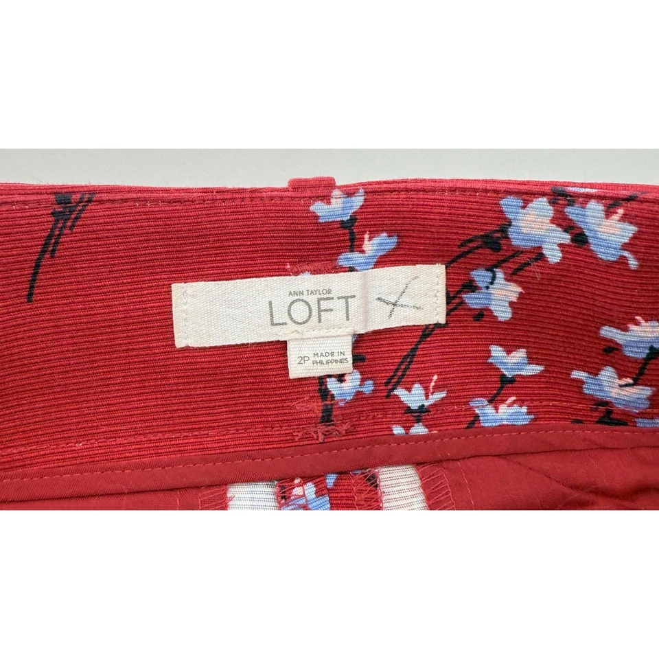 Ann Taylor LOFT Riviera Floral Shorts Red Blue White Bow Belt Womens Size 2P - Image 3 of 4