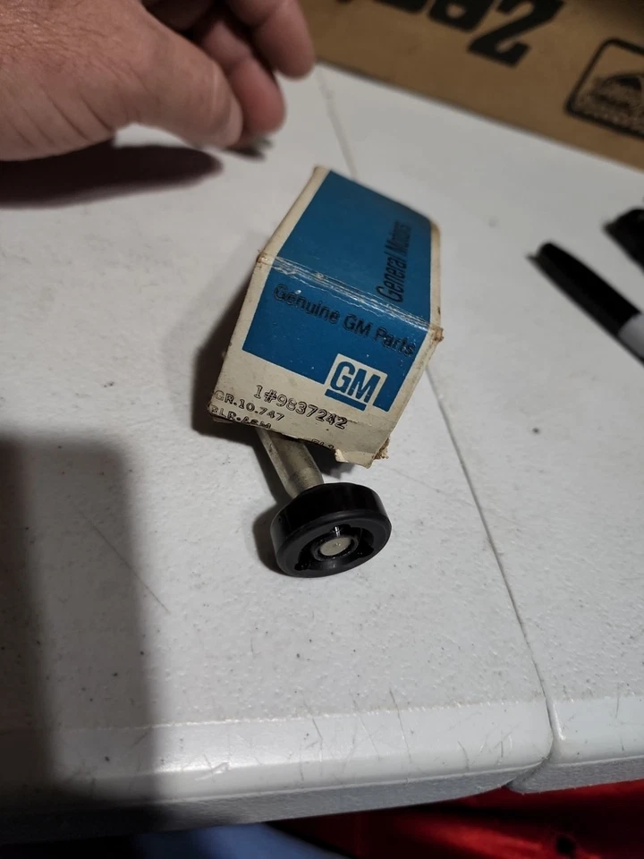 Chevrolet Malibu Oldsmobile Cutlass GM 1971-77 rodillo de ventana trasera 9837242 Foto 4 de 4