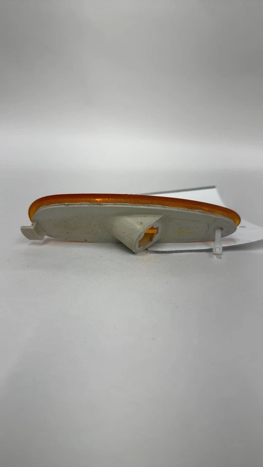 Marcador lateral derecho Mercury Sable 1996-99 (lado del parachoques montado) Foto 3 de 4