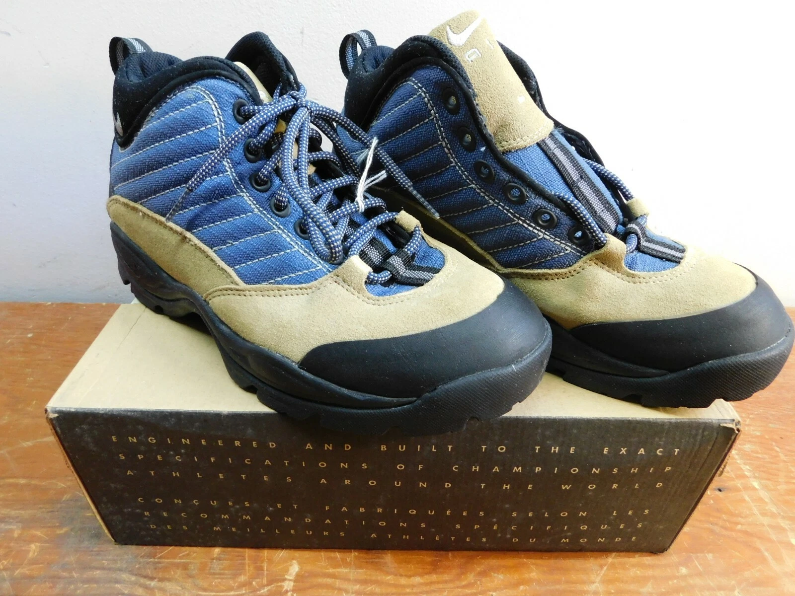 Vintage Y2K Nike Women's Air Mada LTX MID Hiking Boots Shoes Different Sizes