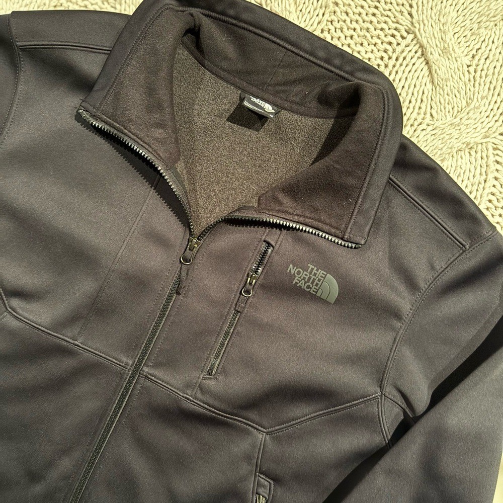 The North Face Apex Risor Soft Shell Jacket in bl… - image 3