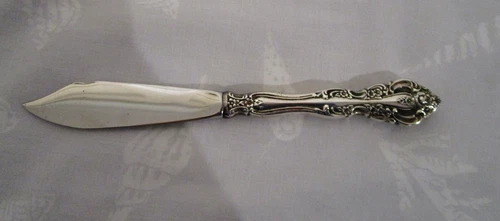 GORHAM STERLING SILVER BUTTER SREADER / KNIFE, KNOTCHED, POINTED, FLORAL PATTERN