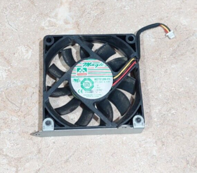 MAGIC MGT7012HR-R15 12V 0.17A 70x70x15mm 3 wire Projector Cooling Fan W/ Bracket