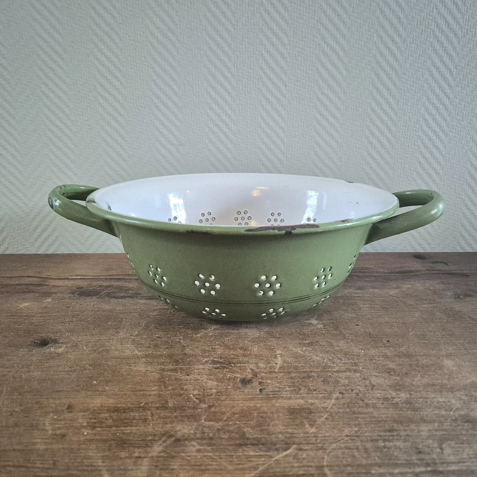VINTAGE Dutch COLANDER Enamel Reseda Green Enamelware Graniteware
Opens in a new window or tab