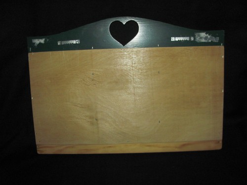 Organizer lettere e portachiavi in legno - verde naturale/cacciatore con ritagli cuore - Foto 3 di 12