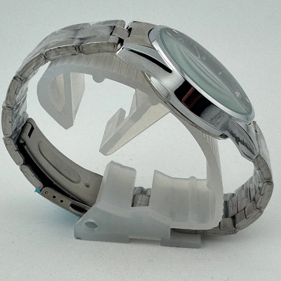 Reloj de Cuarzo SWIDU Sin Usar Hombre 30m Plateado Negro Fecha Analógico Batería Nueva 8" Foto 3 de 4