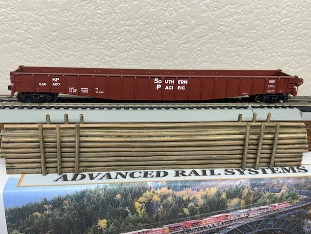SOUTHERN PACIFIC - 65 ft DROP END MILL GONDOLA w/ RESIN POLE LOAD HO SCALE NEW - Image 4 of 4