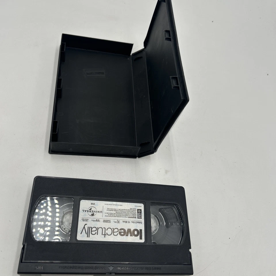Vintage Blockbuster Video Hardshell Case VHS Tape Love Actually Movie Cassette - Image 3 of 4