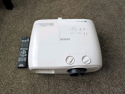 Epson Home Cinema 3200 4K LCD Projector, 3D, WIFI, Quiet, MINT COND