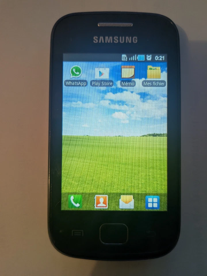 Smartphone Samsung Galaxy Gio GT-S5660 - Noir, photo 1 sur 2