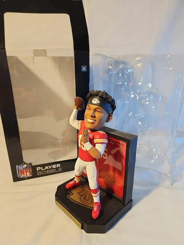 PATRICK MAHOMES Kansas City Chiefs "Jersey enmarcado" Vitrina NFL Bobblehead Foto 2 de 4
