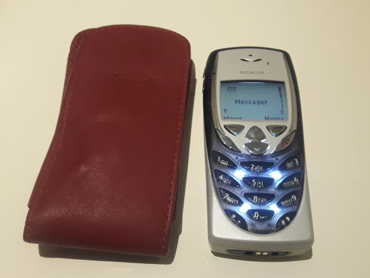 Façade Nokia 8310 noire cobra - 8,80