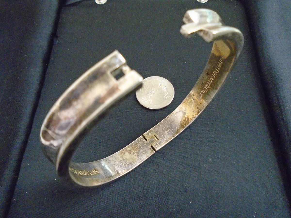Tiffany & Co 1997 Sterling Silver 925 Bracelet. Stunning Tiffany & Co 1997 Sterling Silver 925 Bracelet. Stunning