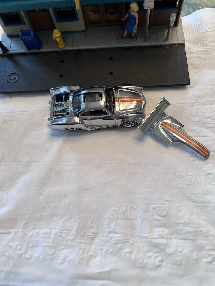 Hotwheels Karmin Ghia  - Image 4 of 4