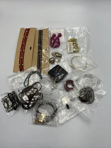 Lot of Costume Jewelry - 18 Pieces