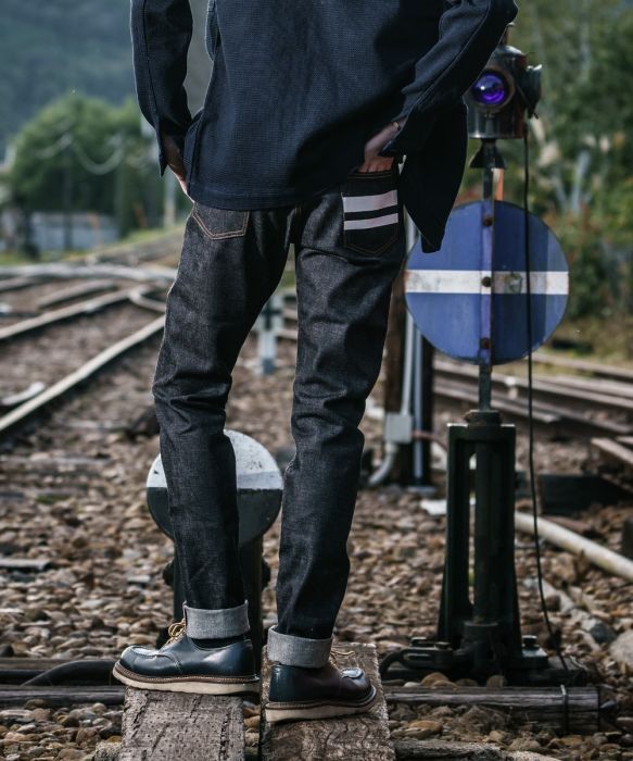 Momotaro Jeans GTB 0405-SP Selvedge High Tapered Button Fly Momotaro Jeans GTB 0405-SP Selvedge High Tapered Button Fly