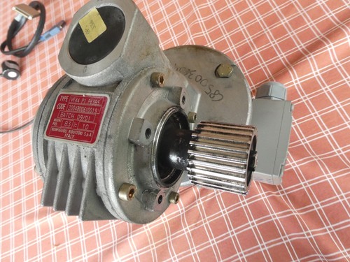 Siemens 0.18kW Right Angle Gear Motor Bonfiglioli VF44 - 10:1 - 1LA7063-4AB11 - Picture 6 of 7