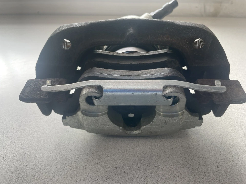 1996-2002 BMW Z3 ROADSTER E36/7 ~ PINÇA DE FREIO DIANTEIRA ESQUERDA ~ 34111165559 ~ FABRICANTE DE EQUIPAMENTO ORIGINAL - Imagem 4 de 4