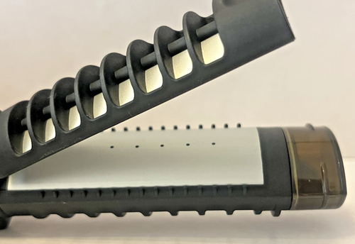 VIDAL SASSOON CORDLESS COMPACT GAS STRAIGHTENER / HAIR STYLER, WITH THERMACELL - 第 11/14 張圖片