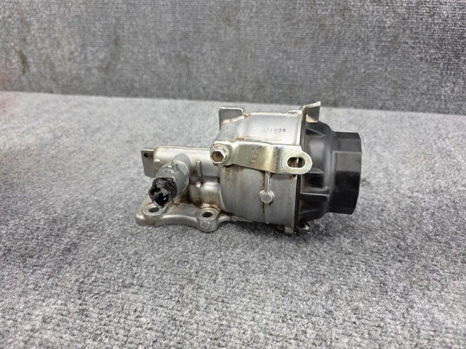 LEXUS 2021-2025 IS350 OEM MOTOR FILTRO ACEITE ELEVADOR SOPORTE MONTAJE Foto 2 de 4