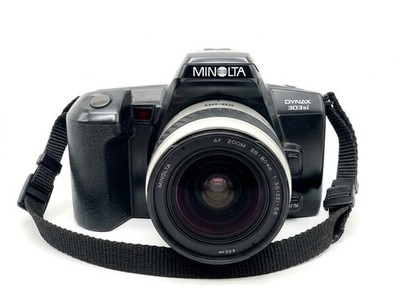 Minolta Dynax 303si + Minolta 28-80mm f/3.5(22)-5.6 Kit Set Analog SLR 35mm