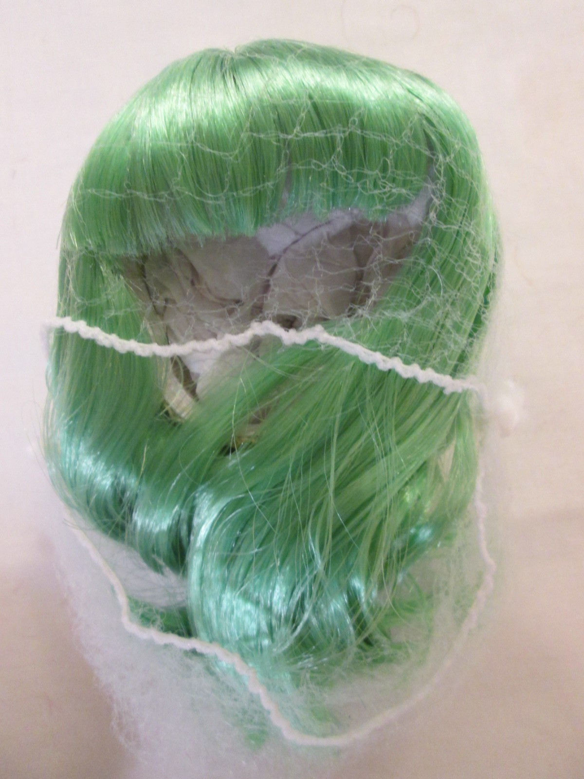 Аксессуары для кукол Tonner Freeform Ellowyne Wilde Imagination Doll Wig Light Green VDC Size 6/7 — фото 2