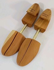 J M Shoe Tree Men's M Cedar Wood Made in USA Wooden Grain Trees Stretcher