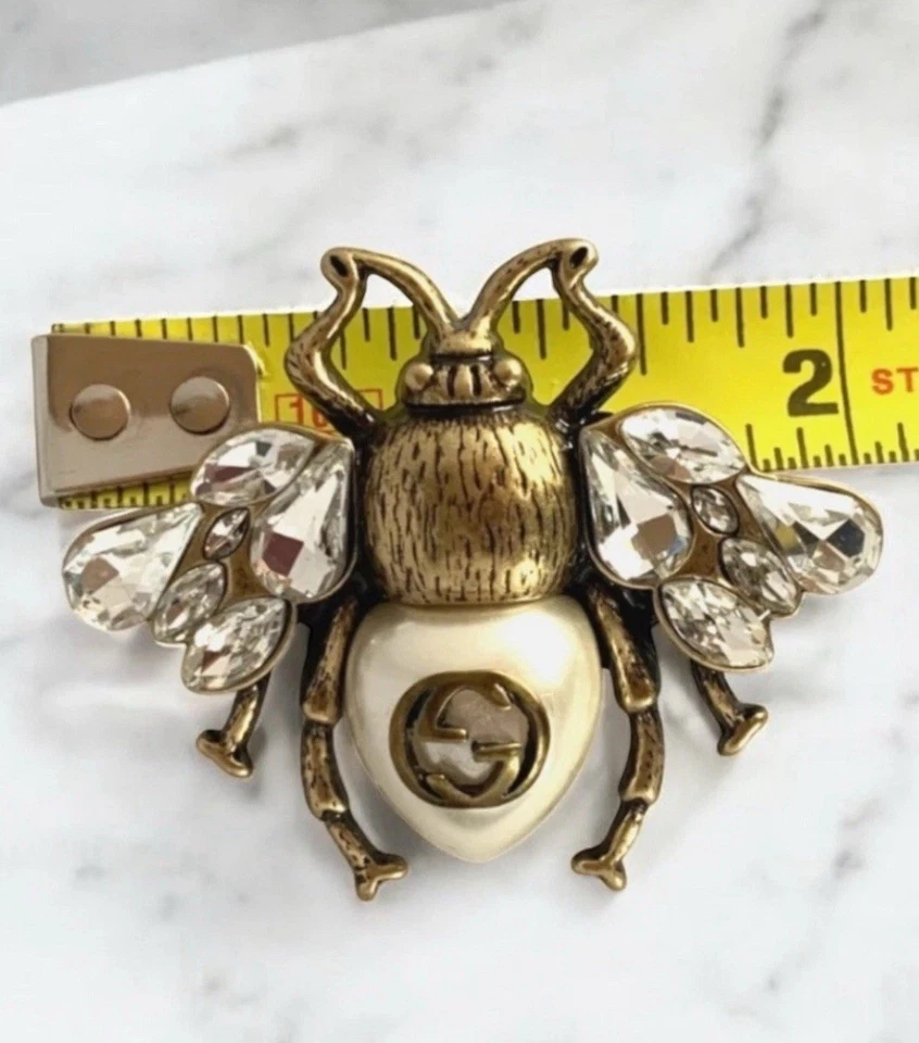 GUCCI GG White Pearl and Crystals Aged Gold Bee Brooch Pin W/ Box And Dust Bag - Image 3 of 4