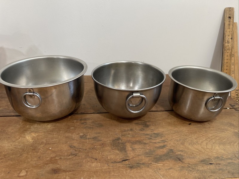 3 Vtg Mixing Bowls Rings Stainless One Kaylan Two Unmark Nesting Thumb Handle