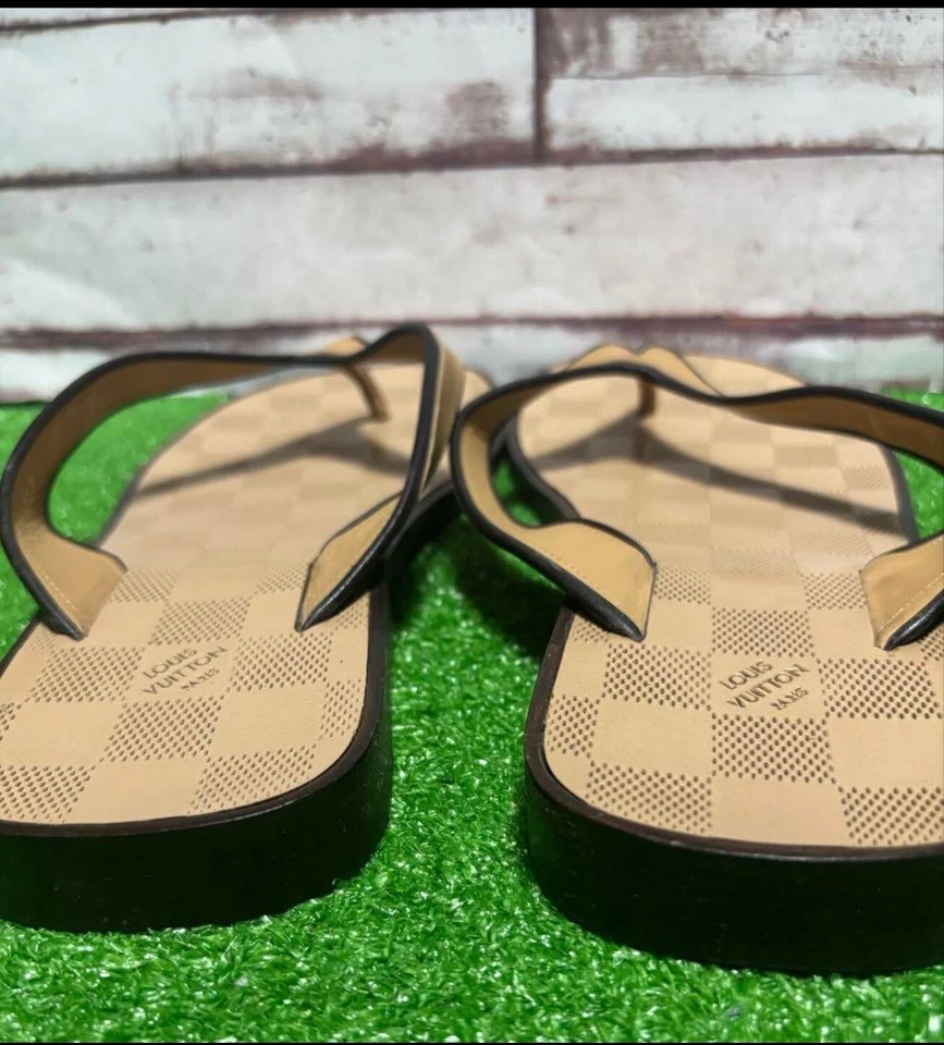 Sandálias tanga unissex Louis Vuitton Azur Damier. Tamanho 5,5 - Imagem 4 de 4