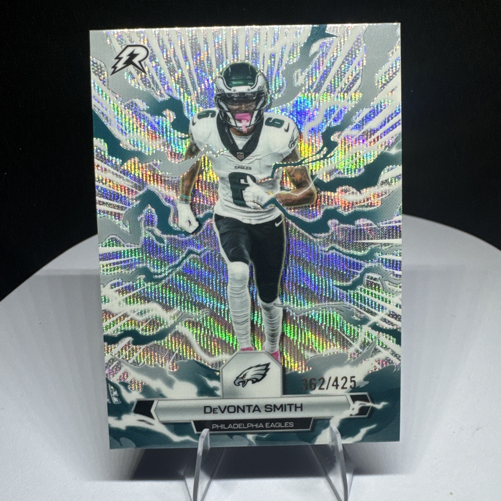 Topps 2026 DeVonta Smith Philadelphia Eagles Football Card #81 362/275